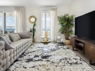 Etagenwohnung in Port Forum. Piso alto y luminoso de 3 dormitorios con terraza de 45 m en ven