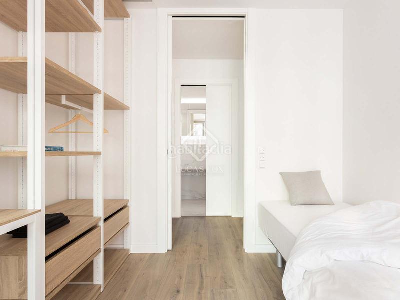 Foto 01d18a9a-3f90-41a3-a9fa-7a8a9f22a17b. Pis amb calefacció a Raval Barcelona