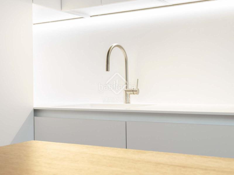 Foto 255ba888-3092-438c-8c58-8c9aac3ca16a. Pis amb calefacció a Raval Barcelona