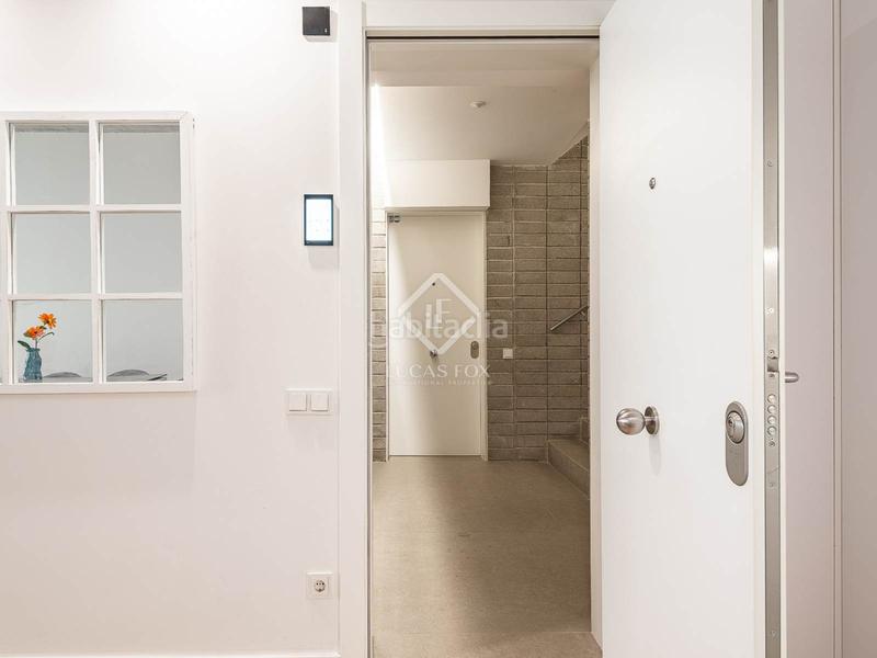 Foto c43b0e9f-9f9b-4b7e-85b9-113ff6aa2f66. Pis amb calefacció a Raval Barcelona