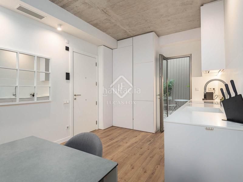 Foto f9246a86-8827-4d96-8395-daf7bfe91ab2. Pis amb calefacció a Raval Barcelona