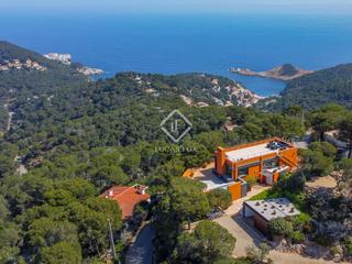 Xalet a Aiguafreda-Sa Tuna. Exclusiva villa en perfecto estado, con 4 dormitorios, impresion