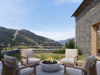Chalet à Soldeu-Incles. Casa de obra nueva de 4 dormitorios con 134 m de jardín en venta