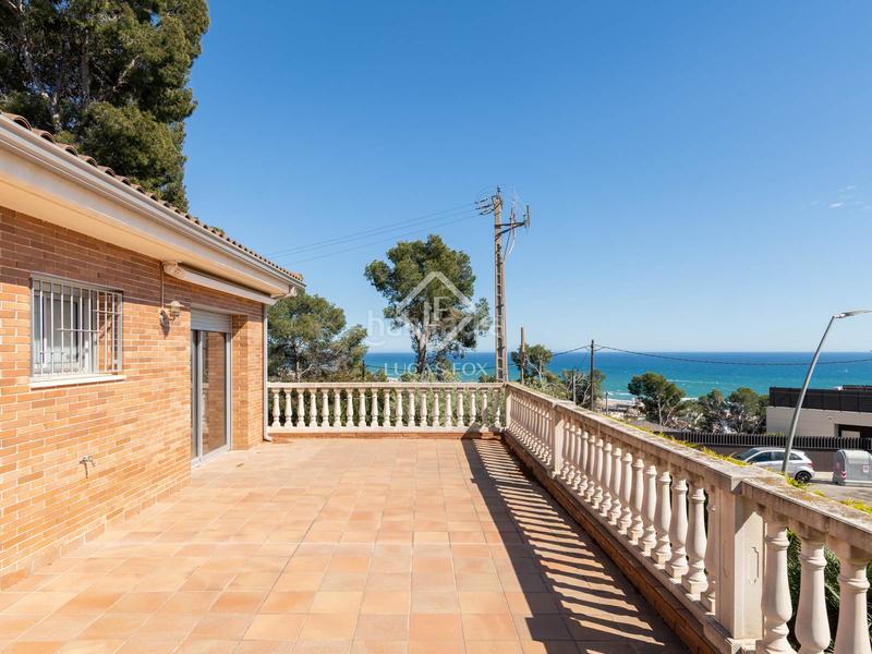 Foto 2ba27b25-688c-4dca-9107-bfe754b4802b. Chalet exclusiva y luminosa casa independiente con vistas al mar en venta en Bellamar, en Castelldefels