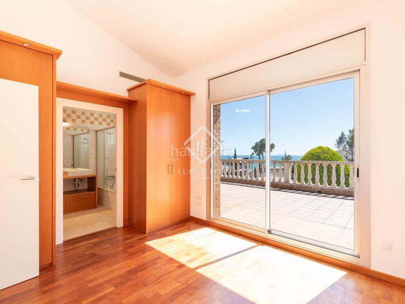 Foto 32d3da41-e01c-44d8-92d0-0b1c827a83f3. Chalet exclusiva y luminosa casa independiente con vistas al mar en venta en Bellamar, en Castelldefels