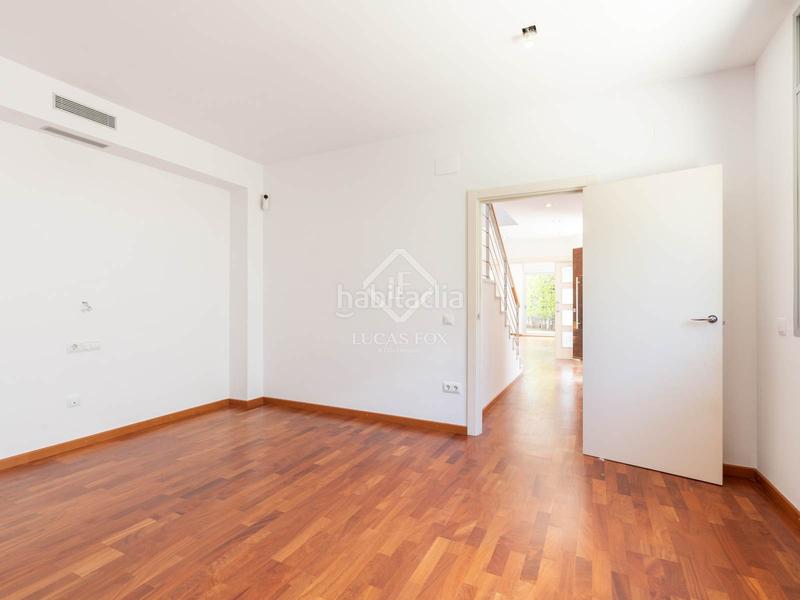 Foto 8723be5a-aad7-4fe0-abdf-9f1c587dd200. Chalet exclusiva y luminosa casa independiente con vistas al mar en venta en Bellamar, en Castelldefels