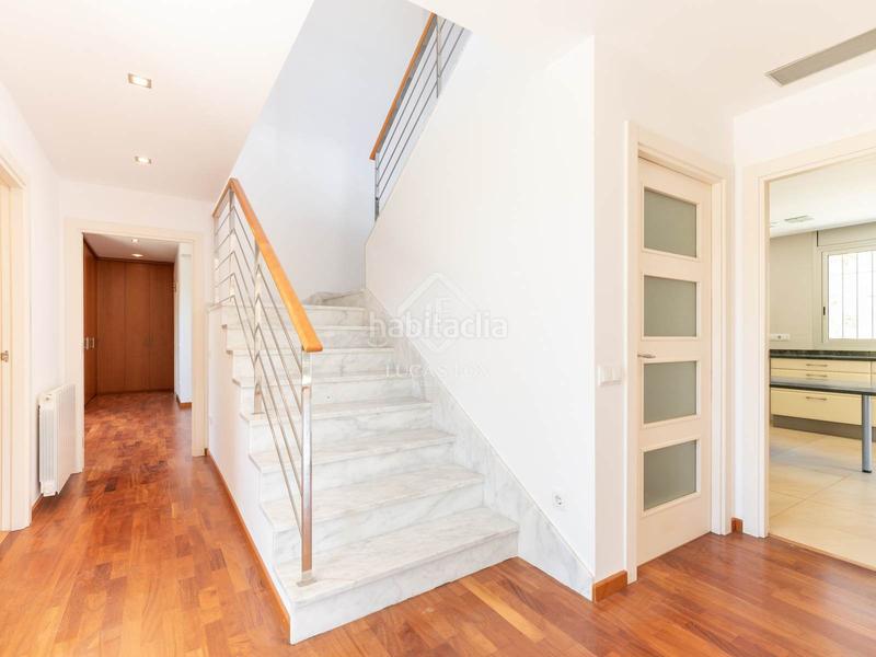 Foto 9c05fd04-a43a-4fe0-9f3d-1578fc765b46. Chalet exclusiva y luminosa casa independiente con vistas al mar en venta en Bellamar, en Castelldefels