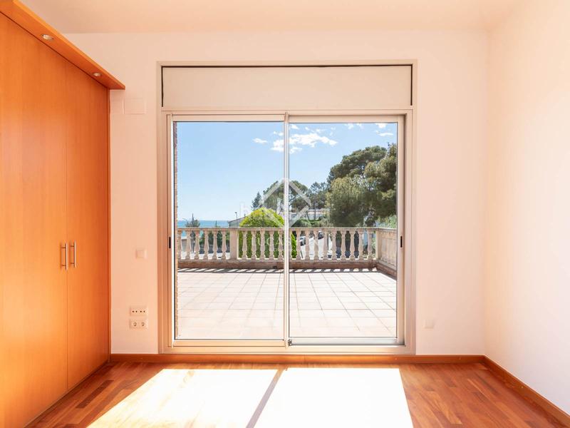 Foto d70784be-4918-4ae9-aee1-ecfe059ecc02. Chalet exclusiva y luminosa casa independiente con vistas al mar en venta en Bellamar, en Castelldefels