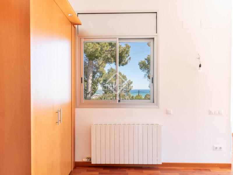 Foto dff5b9df-6056-4488-a783-5eec9da55c8c. Chalet exclusiva y luminosa casa independiente con vistas al mar en venta en Bellamar, en Castelldefels