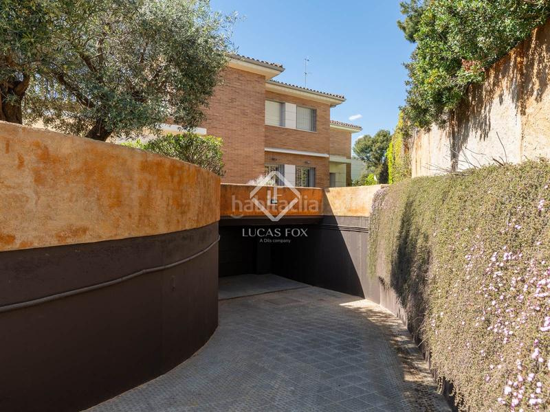 Foto e023a70c-da16-4f2b-a558-b7f9482f41a8. Chalet exclusiva y luminosa casa independiente con vistas al mar en venta en Bellamar, en Castelldefels