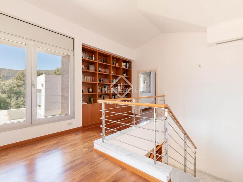 Foto e523c577-9d34-4a7d-b7a0-816af9fb77ca. Chalet exclusiva y luminosa casa independiente con vistas al mar en venta en Bellamar, en Castelldefels