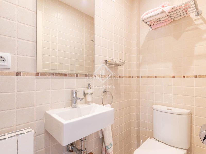 Foto ee64bfec-c390-41eb-bd90-72cdd622e87f. Chalet exclusiva y luminosa casa independiente con vistas al mar en venta en Bellamar, en Castelldefels