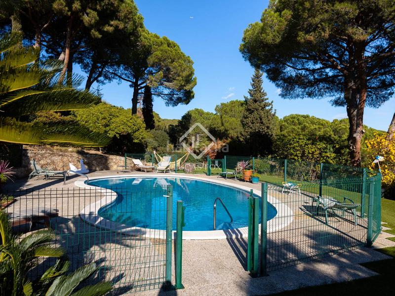 Foto 2bf88fab-947f-4535-8d0b-bb6e1cea0e9e. Chalet casa de 6 dormitorios con excelentes vistas al mar en venta , barcelona en Cabrera de Mar