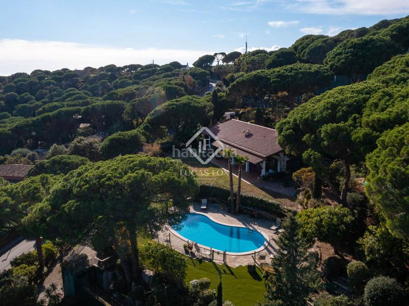 Foto 722c2773-0df3-4b22-a9a1-f3fcecdd69e3. Chalet casa de 6 dormitorios con excelentes vistas al mar en venta , barcelona en Cabrera de Mar