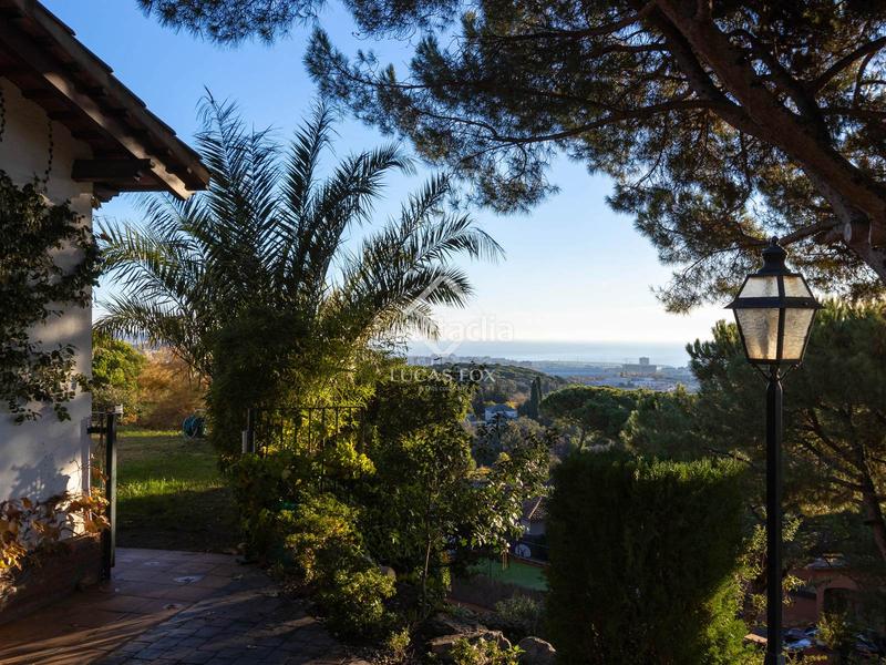 Foto 9242883a-e1ab-41ed-91ad-180acb8fe6b7. Chalet casa de 6 dormitorios con excelentes vistas al mar en venta , barcelona en Cabrera de Mar