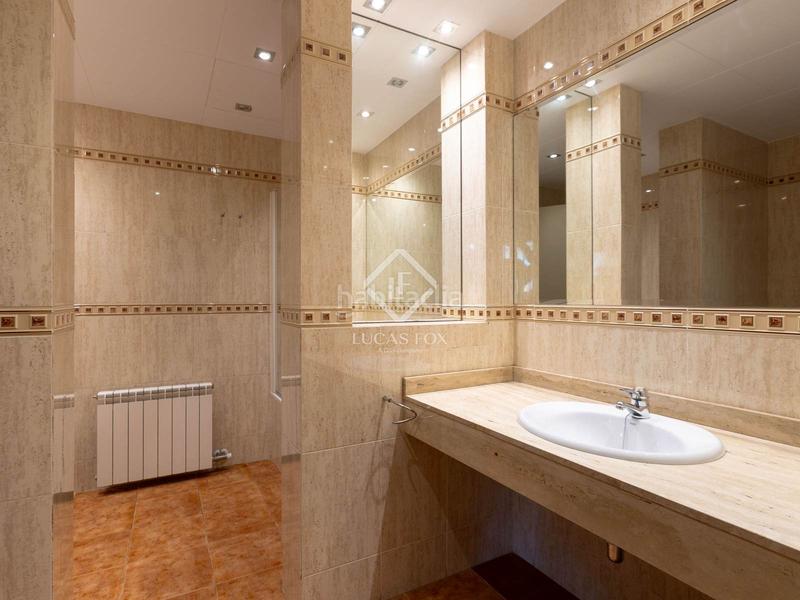 Foto 6d6a472c-03b2-4520-ab17-fec48492f9ff. Chalet casa de 5 dormitorios con vistas al mar en venta , barcelona en Cabrils