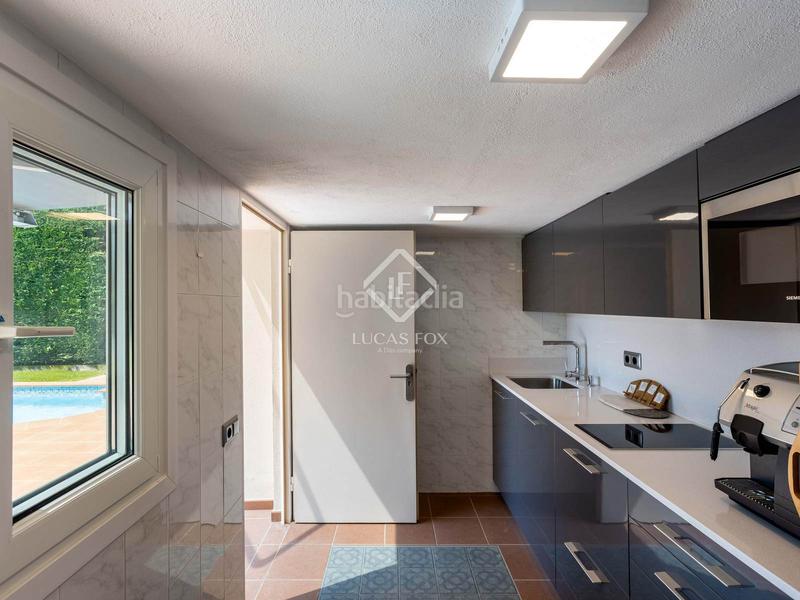 Foto a3847d36-d103-4dfb-bd26-e62008e52dd7. Chalet casa de 5 dormitorios con vistas al mar en venta , barcelona en Cabrils
