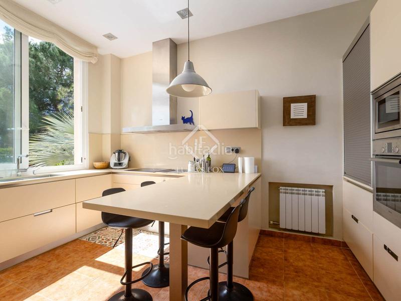Foto d4b5c615-dac8-42c0-a836-231a9f4cef0f. Chalet casa de 5 dormitorios con vistas al mar en venta , barcelona en Cabrils