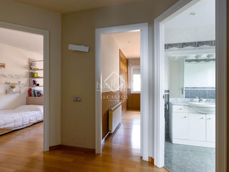 Foto e66f3f00-6c76-46e4-a3b6-75d7bf63771d. Chalet casa de 5 dormitorios con vistas al mar en venta , barcelona en Cabrils