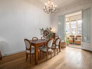 Piso en Dreta de l´Eixample. Piso en venta de cinco dormitorios con 8 m terraza en eixample d