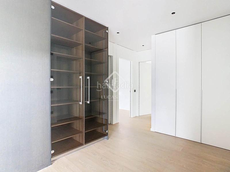 Foto 7e80fd2d-7d00-4f9e-b23f-6a83d01f68af. Attico con riscaldamento parcheggio in Escaldes-Engordany