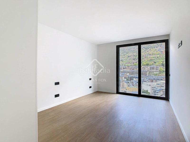 Foto a1143092-e75c-4fde-b3d1-fee5cb560996. Attico con riscaldamento parcheggio in Escaldes-Engordany