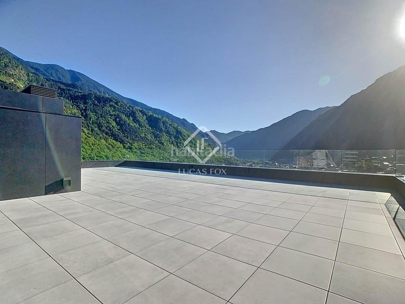 Foto 43c8a9e3-4596-47d8-b2ac-37026543a4a9. Alquiler ático  tríplex a estrenar de 5 dormitorios con 194 m de terraza en alquiler en escaldes en Escaldes-Engordany