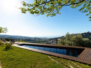 Xalet a Alella. Moderna villa con despejadas vistas al mar de 4 dormitorios en v