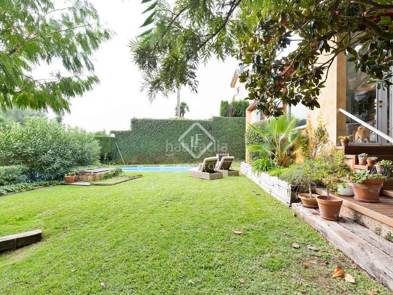 Foto 2153125d-849b-4a9a-815c-68984c55b3a8. Xalet amb aparcament piscina a Arxiu Sant Cugat del Vallès