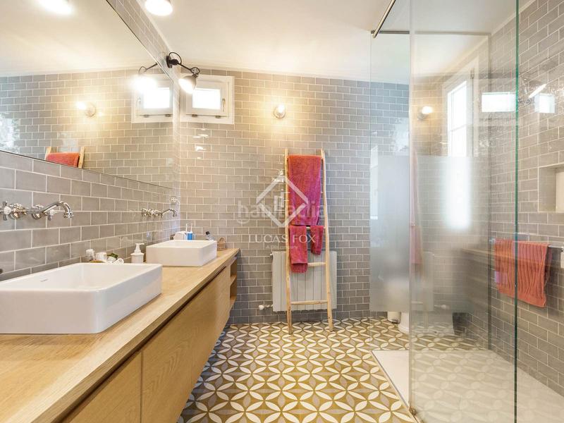 Foto 918bb14d-63fe-4a88-821e-cabe021e4984. Xalet amb aparcament piscina a Arxiu Sant Cugat del Vallès