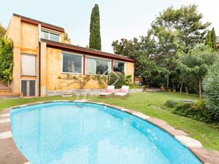 Xalet a Arxiu. Preciosa villa reformada y amueblada con 5 dormitorios y piscina