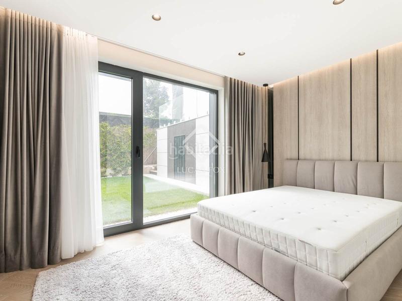 Foto 6bd88162-b7e2-4149-9a89-bfed06ce66ab. Chalet exclusiva casa de 6 dormitorios en venta en Castelldefels