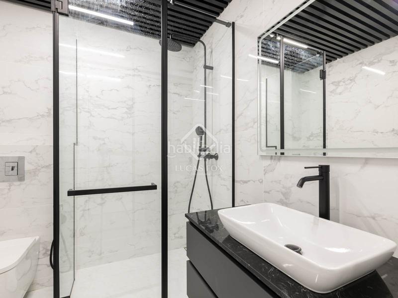 Foto a2e3490d-2791-4b66-a9d8-0911b628c9d9. Chalet exclusiva casa de 6 dormitorios en venta en Castelldefels