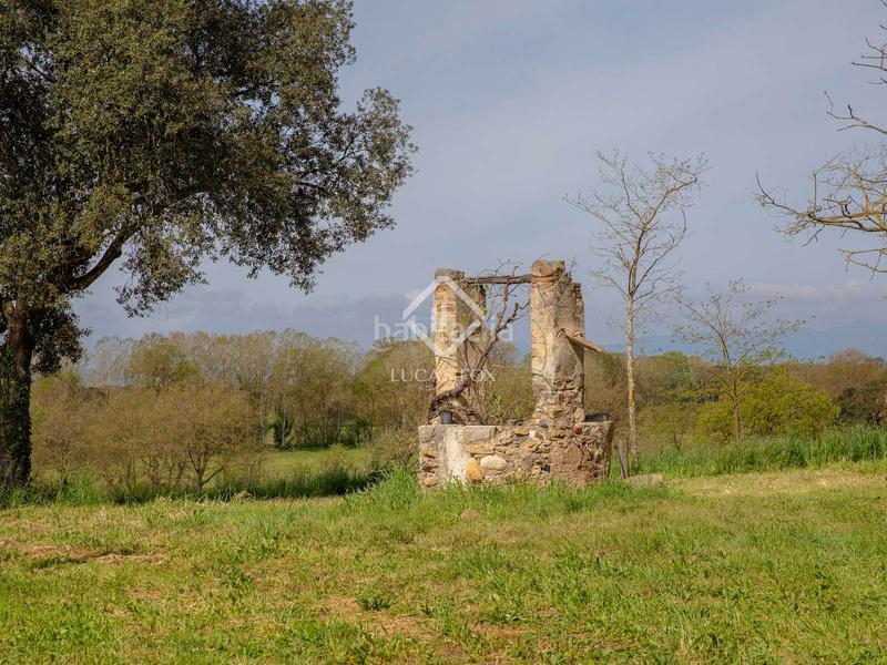 Foto 02647efe-7060-4983-8aa0-d390a7f7b0da. Masia amb aparcament a Eixample Nord Girona