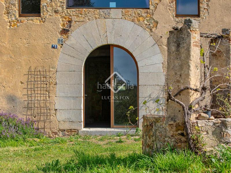 Foto 110d8067-ae18-477b-ad47-36dea0e2c512. Masia amb aparcament a Eixample Nord Girona