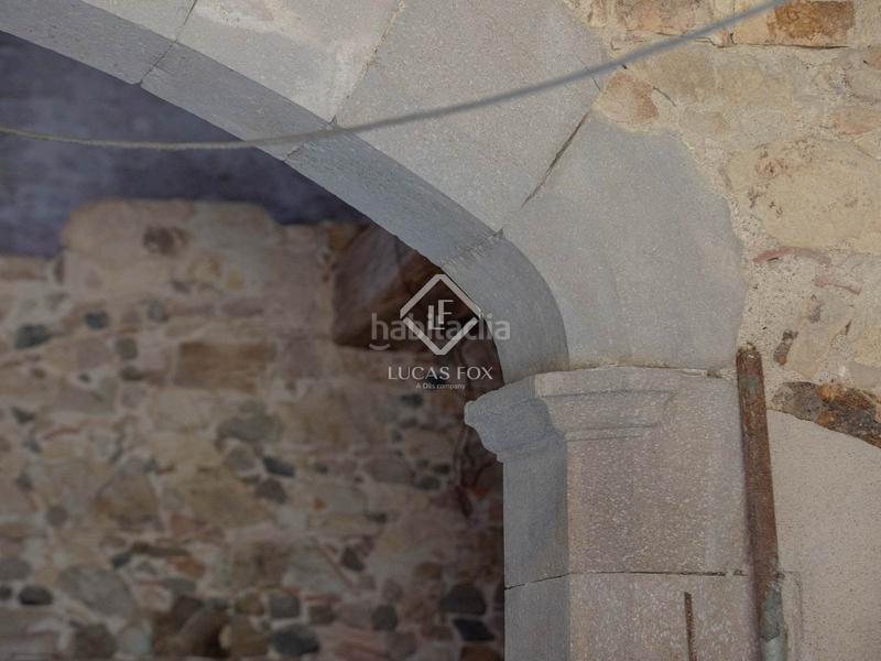 Foto 4b58bcc8-5a33-4775-9415-9fe2b1bbbecf. Masia amb aparcament a Eixample Nord Girona