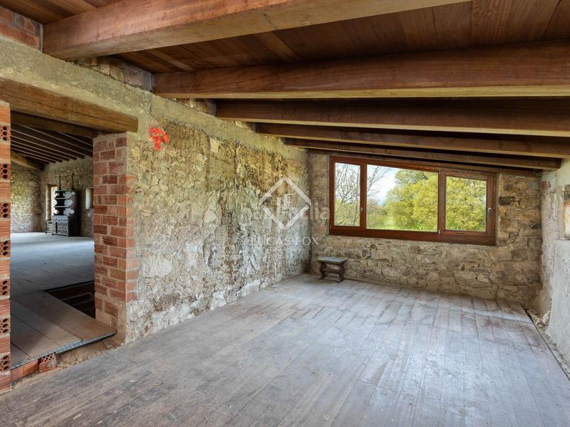 Foto 7a6ef552-6846-4e0f-bbe4-4636630034ea. Masia amb aparcament a Eixample Nord Girona