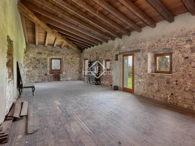 Foto f7b8a756-c083-4b30-a4c9-6a8f0b65ea47. Masia amb aparcament a Eixample Nord Girona