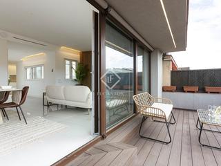 Ático en Dreta de l´Eixample. En venta ático en excelentes condiciones de dos dormitorios y te
