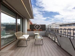 Attique à Dreta de l´Eixample. En venta ático en excelentes condiciones de dos dormitorios y te