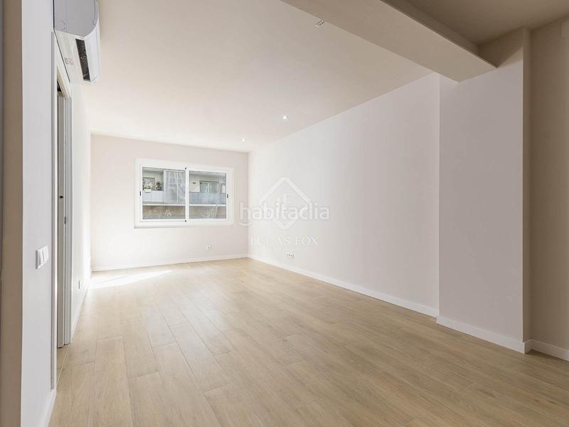 Foto b20a9e61-67c1-44f7-b50c-c1da51bd3783. Piso  reformado con dos habitaciones dobles junto a paseo de san juan. en Barcelona