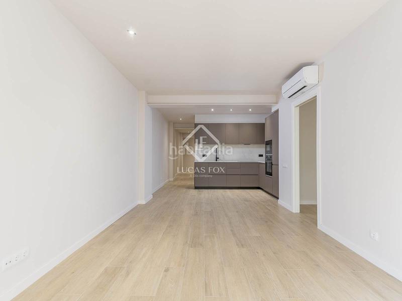Foto de8a4272-b1dd-49ba-8de0-6c837821ee05. Piso  reformado con dos habitaciones dobles junto a paseo de san juan. en Barcelona