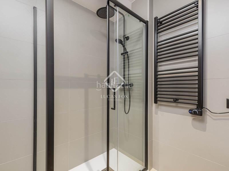Foto fe0343d6-22e5-4918-90d6-e0e266e79bb5. Piso  reformado con dos habitaciones dobles junto a paseo de san juan. en Barcelona