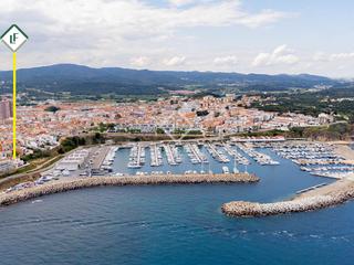 Finca rústica en El Pedró. Parcela edificable en venta en primera línea de mar en palamós,