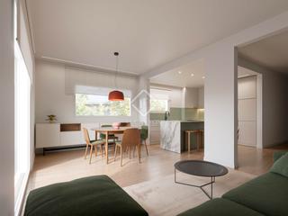 Flat in Dreta de l´Eixample. En venta piso en excelentes condiciones con tres dormitorios y t