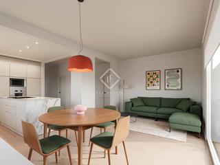 Pis a Dreta de l´Eixample. En venta piso en excelentes condiciones con tres dormitorios y t