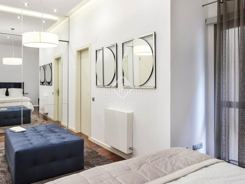Foto ac68bea7-cb1d-49fb-8547-e73e93cdcd54. Piso en venta piso en excelentes condiciones con tres dormitorios en gótico en Barcelona