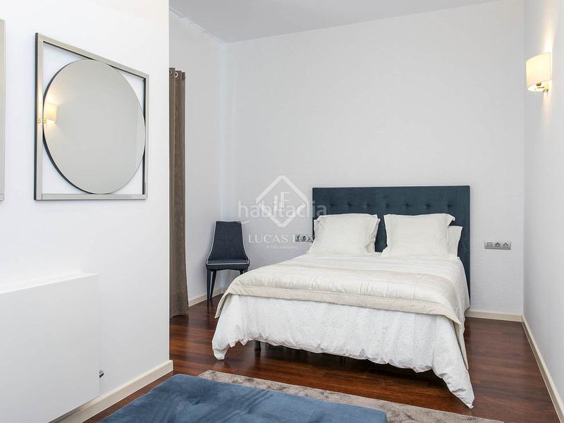 Foto c22e20eb-f09e-4dbc-8d35-4c46c7683968. Piso en venta piso en excelentes condiciones con tres dormitorios en gótico en Barcelona
