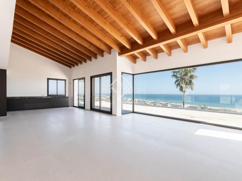 Foto 2df0bc50-07fd-4e34-8eb0-a0a8b8ec938e. Alquiler chalet casa de obra nueva con piscina y vistas increíbles en alquiler en Bellamar en Castelldefels