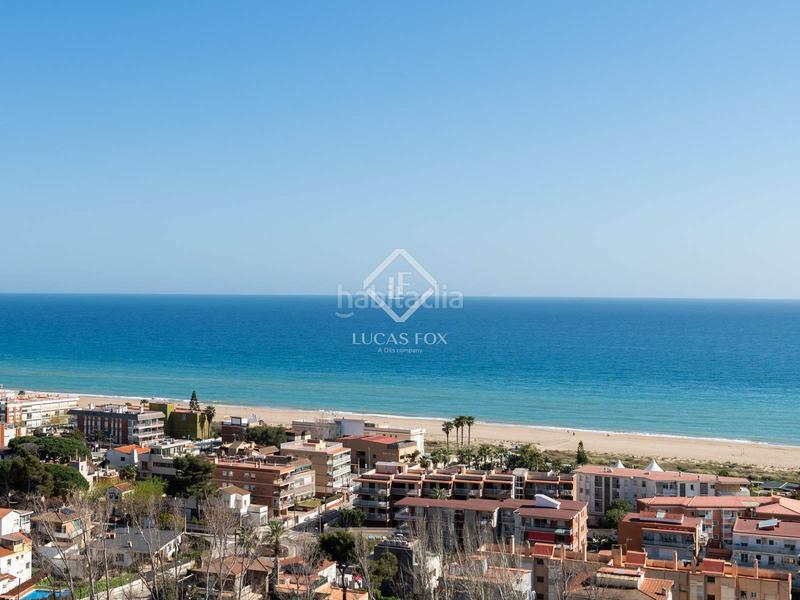 Foto 4d331047-505a-4753-8b84-7ae7b7f69900. Alquiler chalet casa de obra nueva con piscina y vistas increíbles en alquiler en Bellamar en Castelldefels